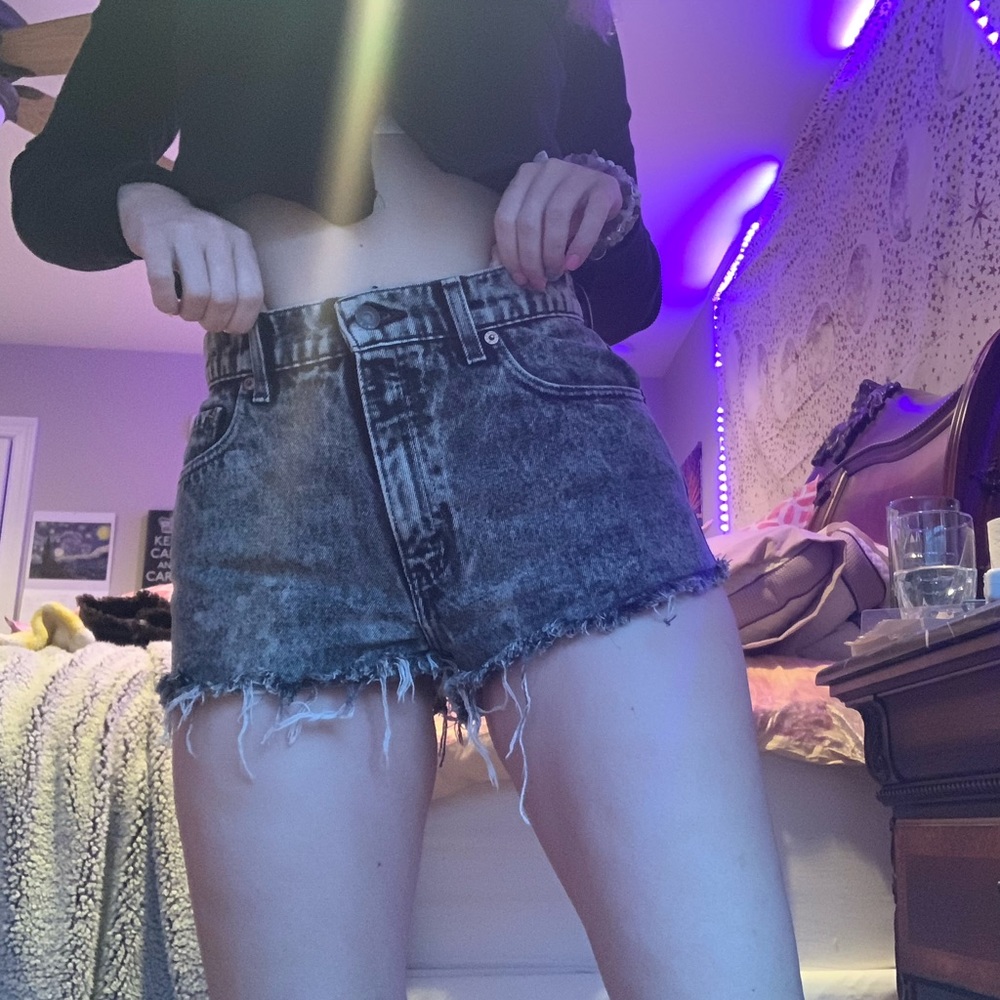 vintage levi jean shorts
